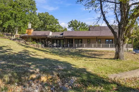 929 Barker Creek Dr, Sand Springs, OK 74063