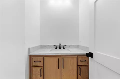 Bath - 14820 S Sequoia St, Glenpool, OK 74033 photo 1 of 6