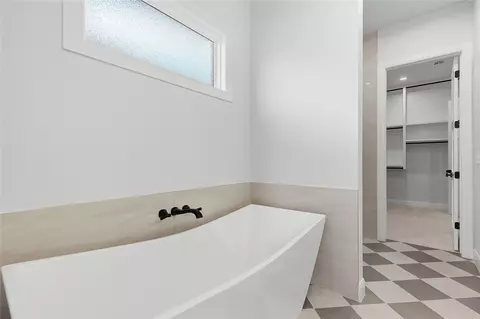 Bath - 14820 S Sequoia St, Glenpool, OK 74033 photo 2 of 6
