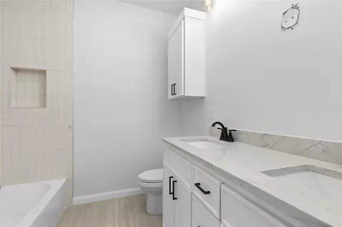 Bath - 14820 S Sequoia St, Glenpool, OK 74033 photo 6 of 6