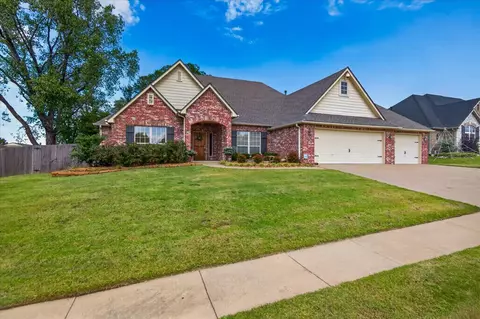 5800 Tower Ct, Bartlesville, OK 74006