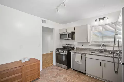 Kitchen - 5731 E 22nd Pl, Tulsa, OK 74114 photo 3 of 4