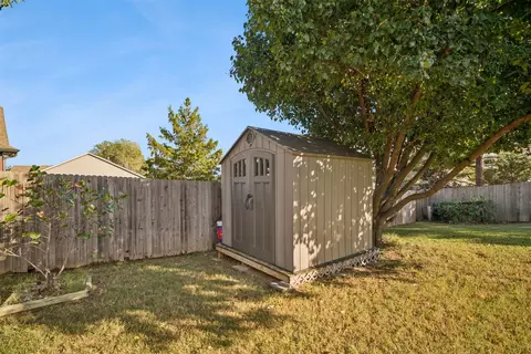 Exterior - 8105 S Elder Ave, Broken Arrow, OK 74011 photo 8 of 10