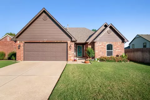 Exterior - 8105 S Elder Ave, Broken Arrow, OK 74011 photo 2 of 10
