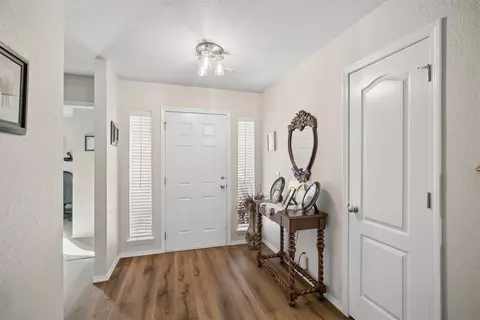 Entry Way - 8105 S Elder Ave, Broken Arrow, OK 74011 photo 1 of 6