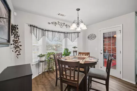 Dining - 8105 S Elder Ave, Broken Arrow, OK 74011 photo 2 of 2