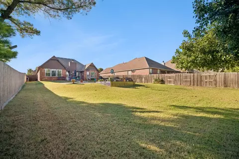 Exterior - 8105 S Elder Ave, Broken Arrow, OK 74011 photo 7 of 10