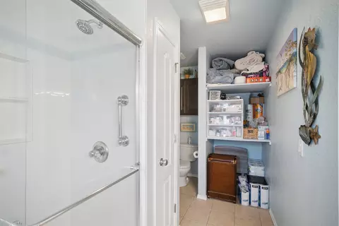 Bath - 8105 S Elder Ave, Broken Arrow, OK 74011 photo 3 of 3