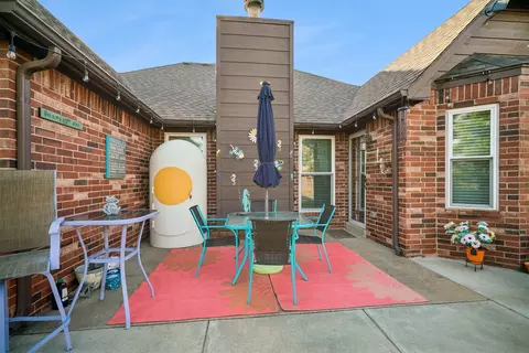 Exterior - 8105 S Elder Ave, Broken Arrow, OK 74011 photo 4 of 10