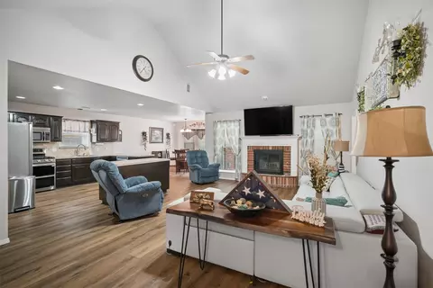 Entry Way - 8105 S Elder Ave, Broken Arrow, OK 74011 photo 4 of 6