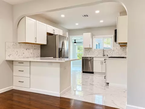 Kitchen - 5315 E 33rd St, Tulsa, OK 74135 photo 2 of 3