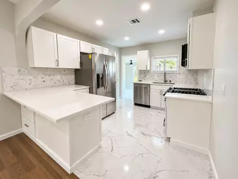 Kitchen - 5315 E 33rd St, Tulsa, OK 74135 photo 1 of 3