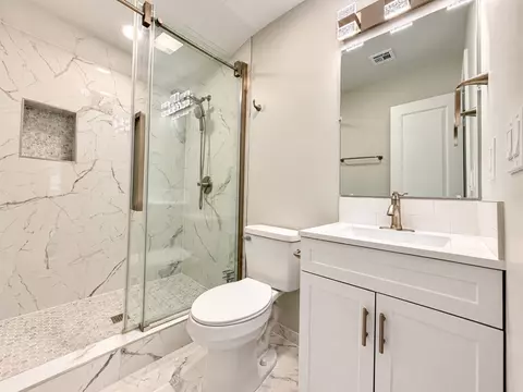 Bath - 5315 E 33rd St, Tulsa, OK 74135 photo 1 of 3