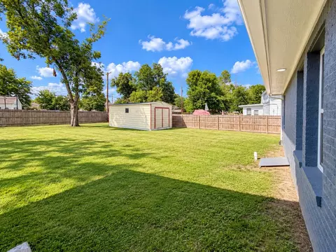 Exterior - 5315 E 33rd St, Tulsa, OK 74135 photo 5 of 6