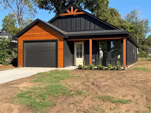 Exterior - 1136 E 5th St, Cushing, OK 74023 photo 7 of 15