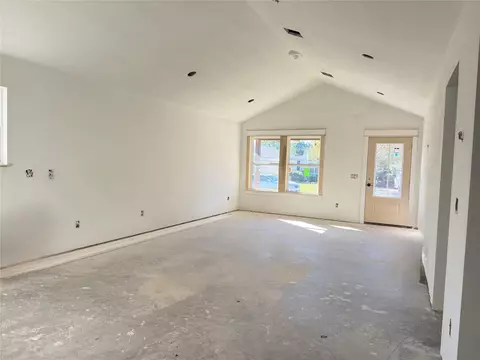 Living - 1136 E 5th St, Cushing, OK 74023 photo 1 of 2