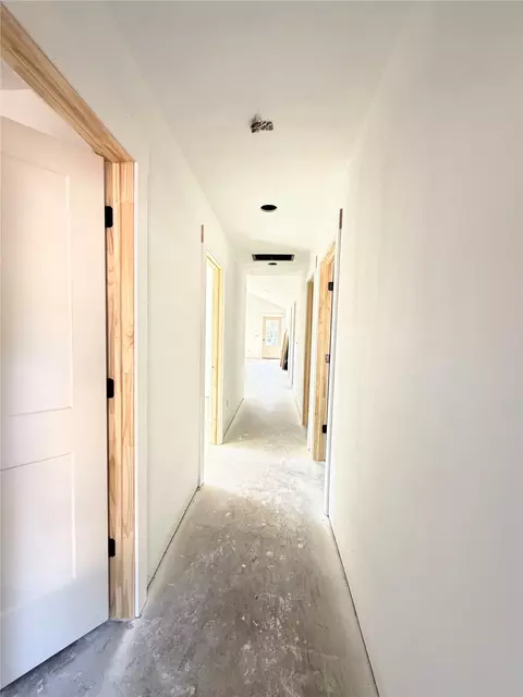 Entry Way - 1136 E 5th St, Cushing, OK 74023 photo 1 of 3