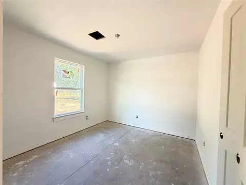 Bedroom - 1136 E 5th St, Cushing, OK 74023 photo 4 of 8