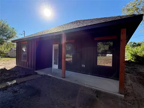 Exterior - 1136 E 5th St, Cushing, OK 74023 photo 8 of 15
