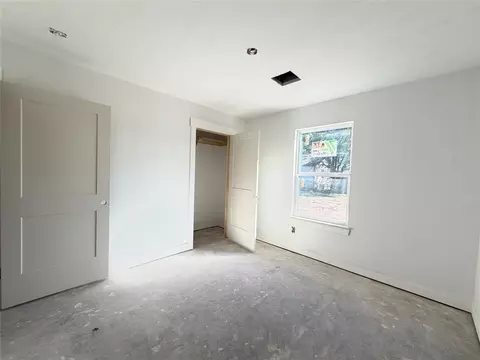 Bedroom - 1136 E 5th St, Cushing, OK 74023 photo 3 of 8