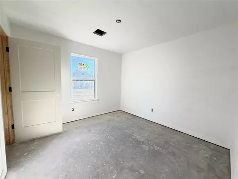Bedroom - 1136 E 5th St, Cushing, OK 74023 photo 2 of 8
