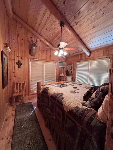 Bedroom - 932 61276 Rd, Broken Bow, OK 74728 photo 1 of 3