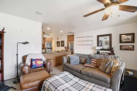 Living - 5118 N 427 Rd, Pryor, OK 74361 photo 6 of 6