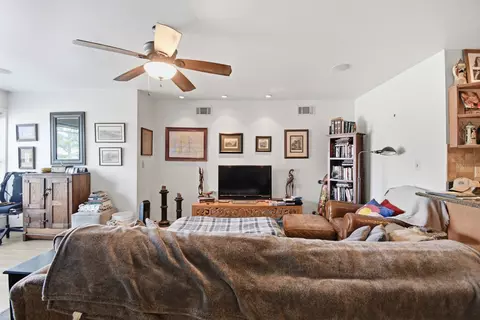 Living - 5118 N 427 Rd, Pryor, OK 74361 photo 4 of 6
