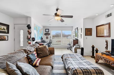 Living - 5118 N 427 Rd, Pryor, OK 74361 photo 3 of 6