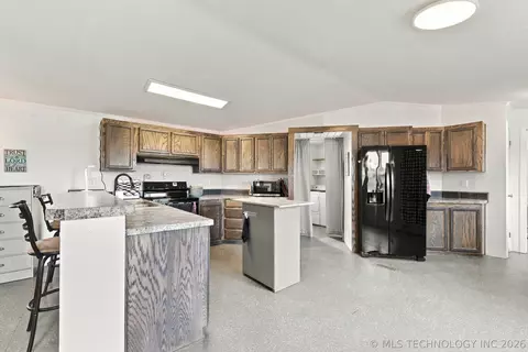 Kitchen - 6115 E 106th St N, Sperry, OK 74073 photo 1 of 3