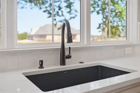 Kitchen - 21881 E 138th St, Broken Arrow, OK 74014 photo 3 of 4