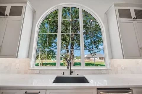Kitchen - 21881 E 138th St, Broken Arrow, OK 74014 photo 2 of 4