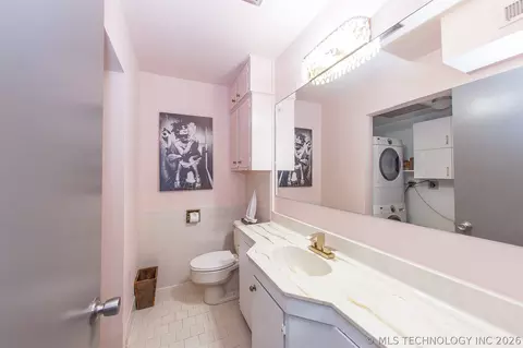 Bath - 5510 E 46th Street 3, Tulsa, OK 74135 photo 1 of 3