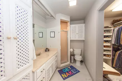 Bath - 5510 E 46th Street 3, Tulsa, OK 74135 photo 2 of 3