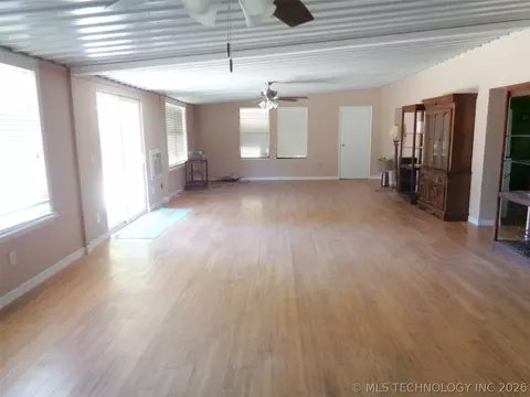 Living - 87 Hickory Ln, Eufaula, OK 74432 photo 1 of 2