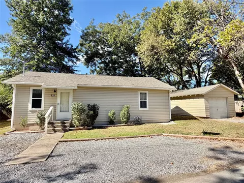 835 Lamer Ave, Tahlequah, OK 74464