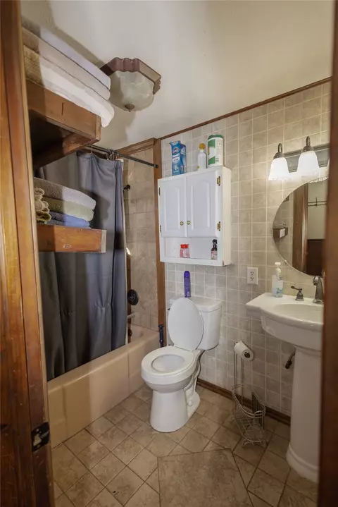 Bath - 37801 County Road 492, Eucha, OK 74342 photo 1 of 2
