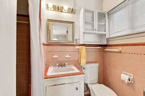 Bath - 4132 E 45th St, Tulsa, OK 74135 photo 2 of 2