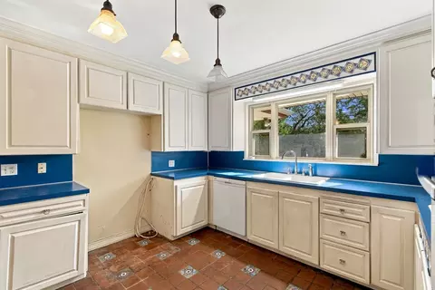 Kitchen - 4132 E 45th St, Tulsa, OK 74135 photo 2 of 3