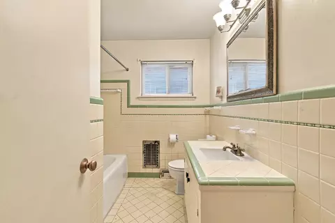 Bath - 4132 E 45th St, Tulsa, OK 74135 photo 1 of 2