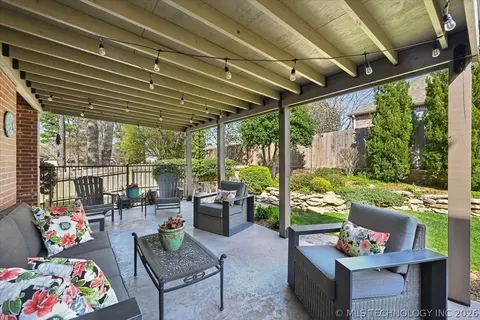 Exterior - 7819 E 99th Pl, Tulsa, OK 74133 photo 6 of 11