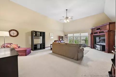 Living - 7819 E 99th Pl, Tulsa, OK 74133 photo 4 of 6