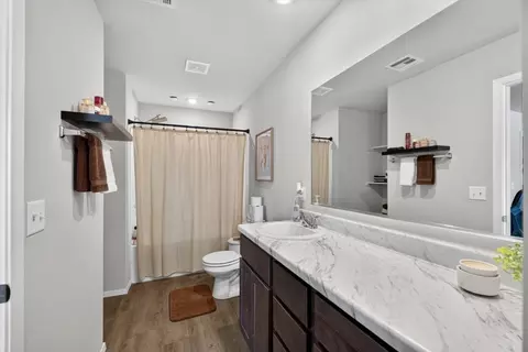 Bath - 29226 E 79th Ter S, Broken Arrow, OK 74014 photo 2 of 3