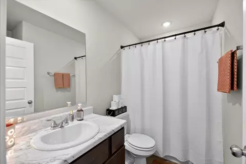 Bath - 29226 E 79th Ter S, Broken Arrow, OK 74014 photo 3 of 3