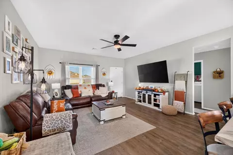 Living - 29226 E 79th Ter S, Broken Arrow, OK 74014 photo 1 of 2