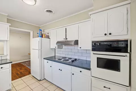 Kitchen - 4662 E 58th St, Tulsa, OK 74135 photo 2 of 4