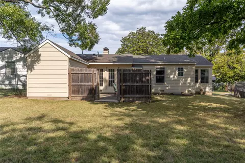 Exterior - 4136 E 34th St, Tulsa, OK 74135 photo 4 of 7