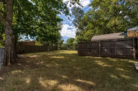 Exterior - 4136 E 34th St, Tulsa, OK 74135 photo 5 of 7