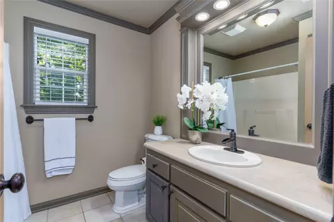 Bath - 4136 E 34th St, Tulsa, OK 74135 photo 1 of 2