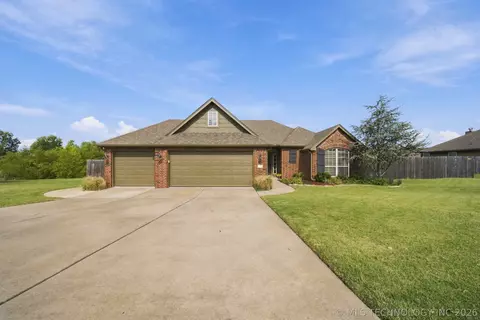 213 W 53rd St, Sand Springs, OK 74063